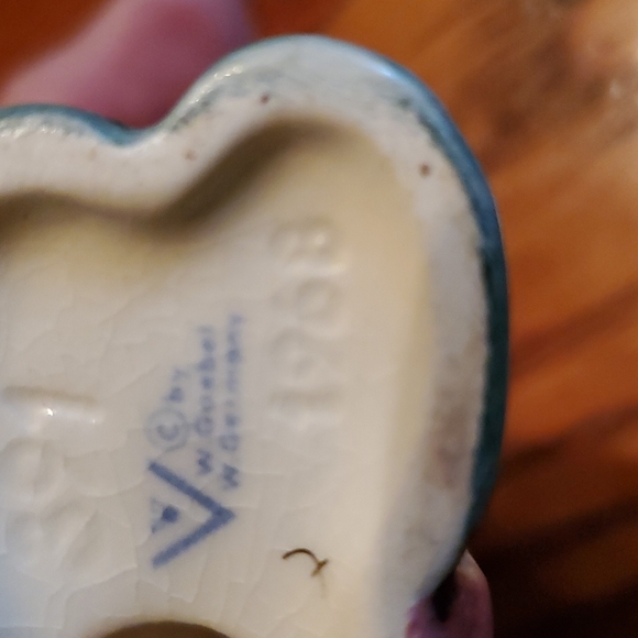 1968 goebel Figurine - Picture 8 of 12